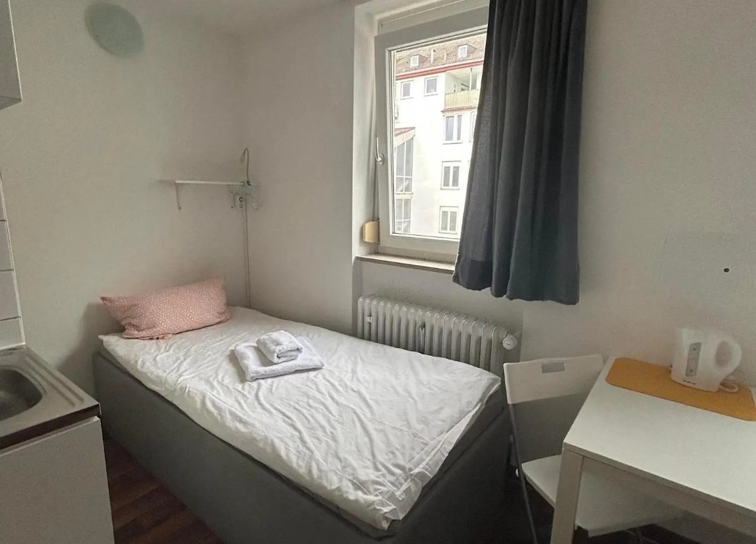 Apartment Low Budget Central Station Aparthostel Munich Germany