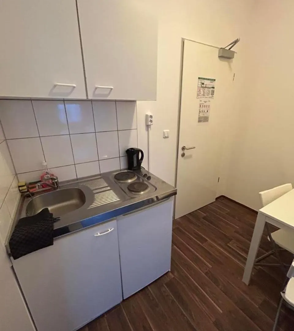 Low Budget Central Station Apartmenthostel Sen 14 Monaco di Baviera 0*,