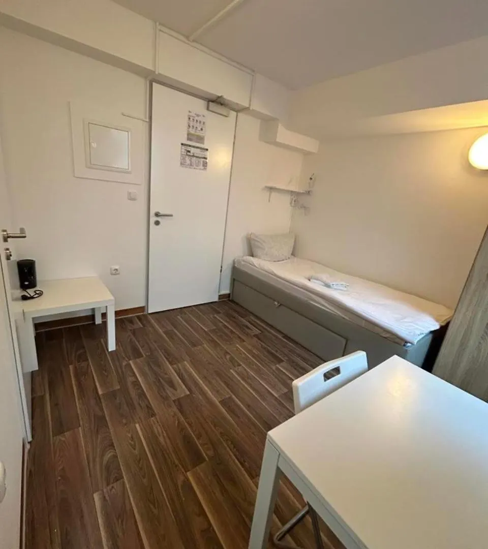 Low Budget Central Station Aparthostel Sen 14 Munich Apartment